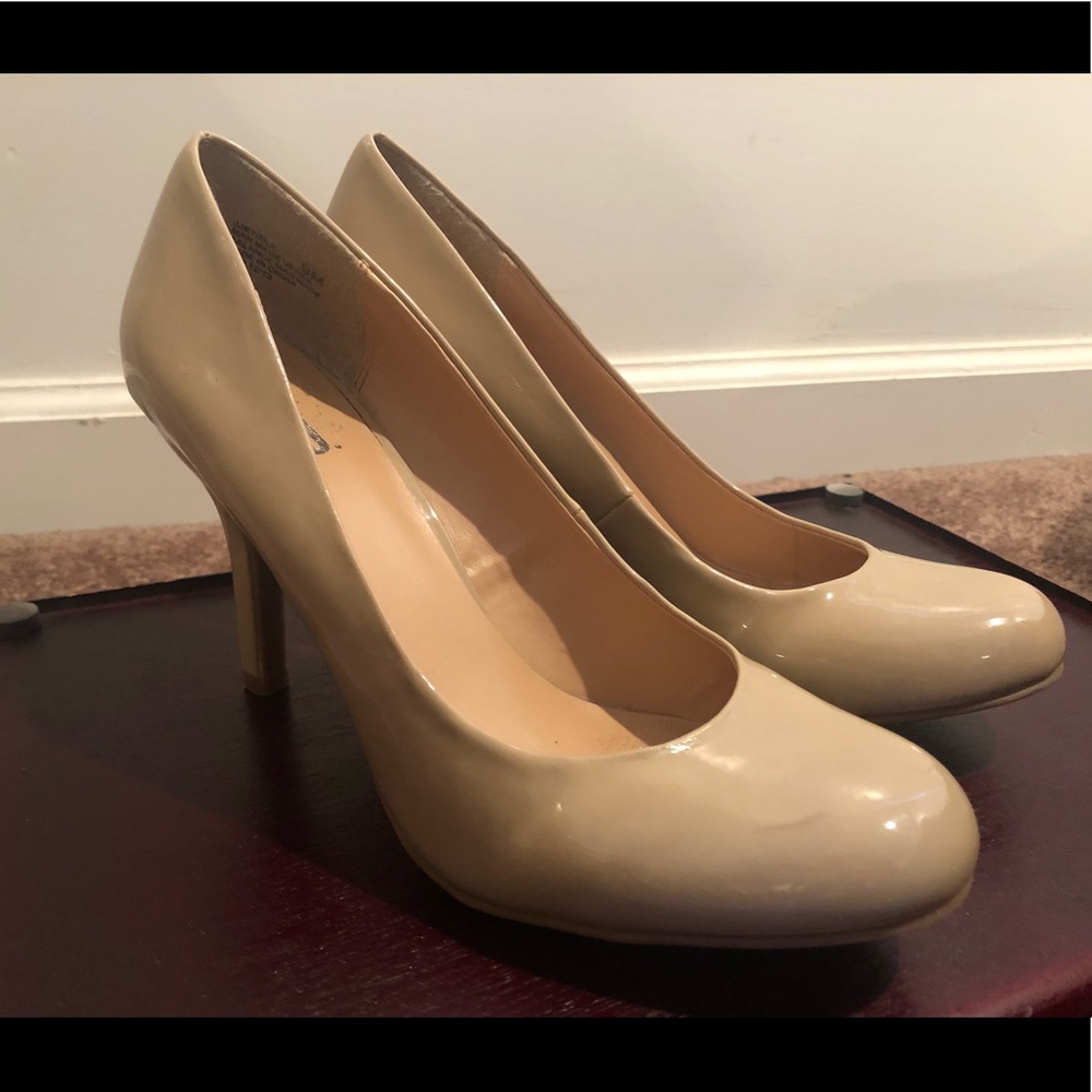 Beige heels